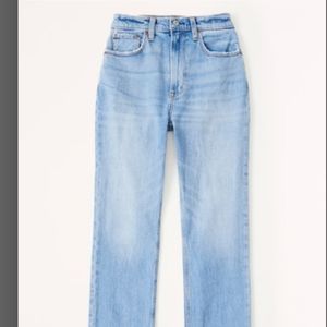 Abercrombie curve love straight leg ultra high 29 / 8 light wash